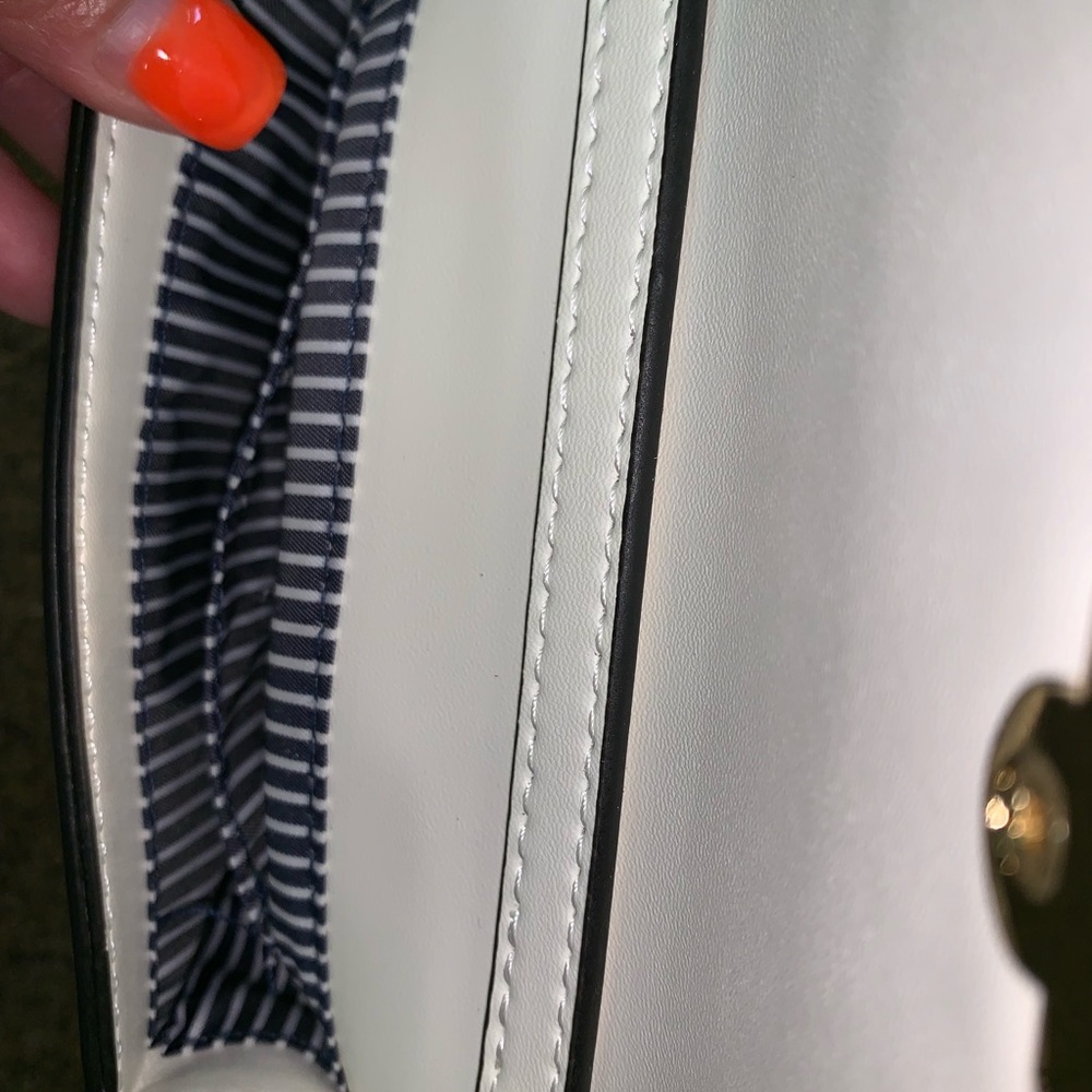 Crown & Ivy purse - Picture 5 of 7